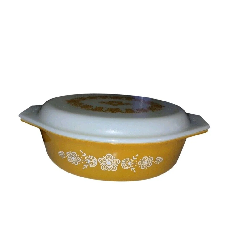 Vintage 1970s Pyrex Butterfly Gold 2-1/2 Qt. Oval Casserole Dish #045 - with Lid